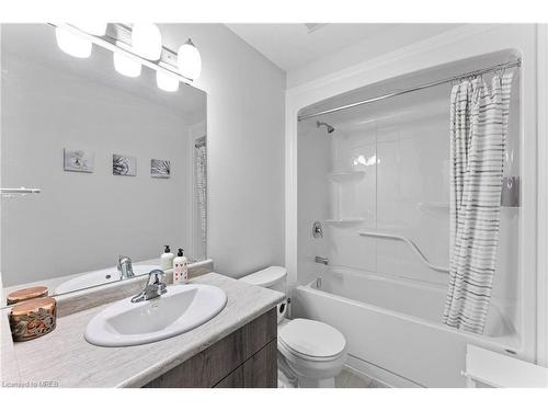 52 Bur Oak Drive Drive, Thorold, ON - Indoor Photo Showing Bathroom