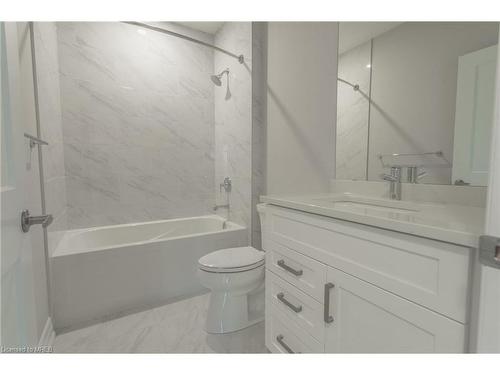 910-460 Callaway Road, London, ON - Indoor Photo Showing Bathroom