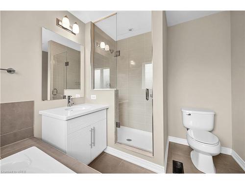 59-515 Winston Road Road, Grimsby, ON - Indoor Photo Showing Bathroom