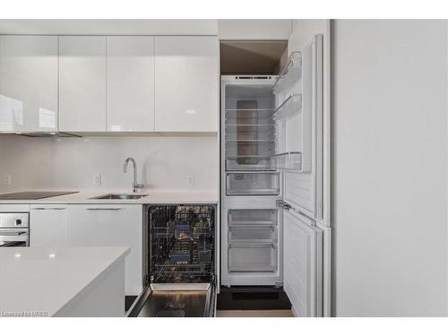 811-200 Sudbury Street, Toronto, ON - Indoor Photo Showing Kitchen With Upgraded Kitchen