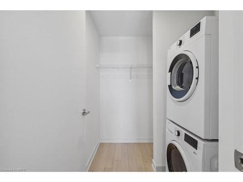 811-200 Sudbury Street, Toronto, ON - Indoor Photo Showing Laundry Room