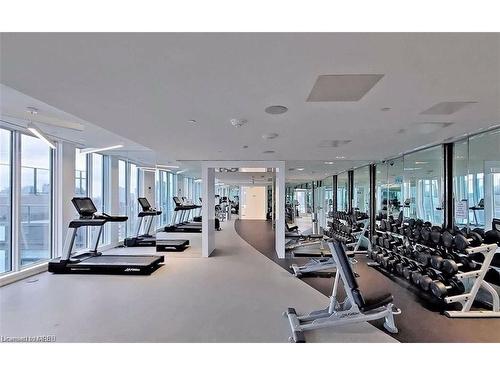 714-251 Jarvis Street, Toronto, ON - Indoor Photo Showing Gym Room