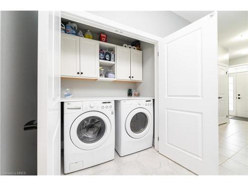 172 Hollybrook Trail, Kitchener, ON - Indoor Photo Showing Laundry Room