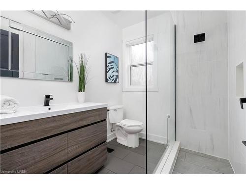 7842 County Road 169, Ramara, ON - Indoor Photo Showing Bathroom