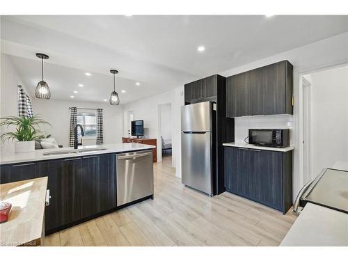 4566 Sixth Avenue, Niagara Falls, ON - Indoor Photo Showing Kitchen