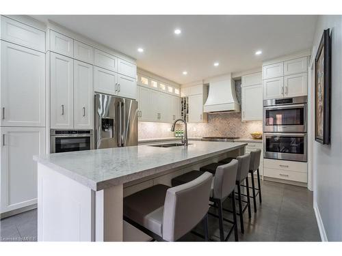 3263 Pringle Street, Mississauga, ON - Indoor Photo Showing Kitchen With Upgraded Kitchen
