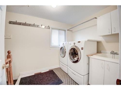 5225 Swiftcurrent Trail, Mississauga, ON - Indoor Photo Showing Laundry Room