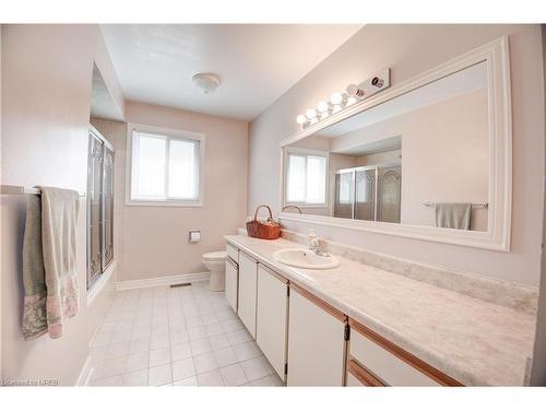 5225 Swiftcurrent Trail, Mississauga, ON - Indoor Photo Showing Bathroom