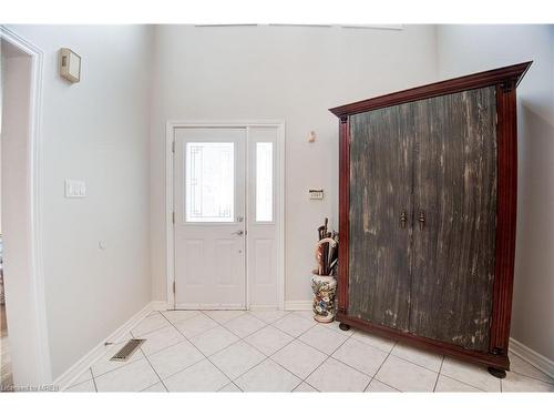 5225 Swiftcurrent Trail, Mississauga, ON - Indoor Photo Showing Other Room