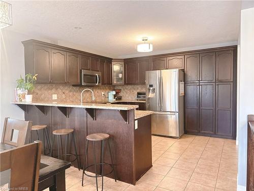 154 Newcastle Drive, Kitchener, ON - Indoor Photo Showing Kitchen With Stainless Steel Kitchen With Upgraded Kitchen