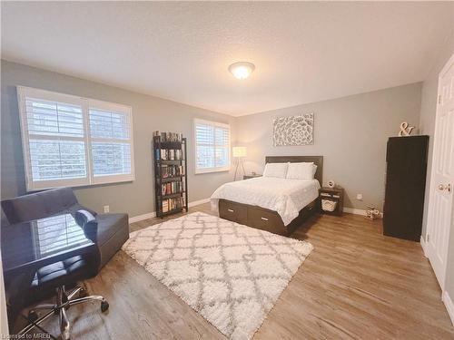 154 Newcastle Drive, Kitchener, ON - Indoor Photo Showing Bedroom