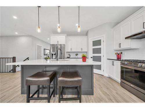 131 Ronnies Way, Mount Forest, ON - Indoor Photo Showing Kitchen With Upgraded Kitchen
