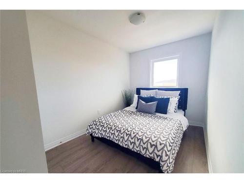84-51 Sparrow Avenue, Cambridge, ON - Indoor Photo Showing Bedroom