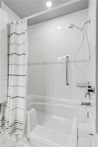 82 Roy Drive, Mississauga, ON - Indoor Photo Showing Bathroom