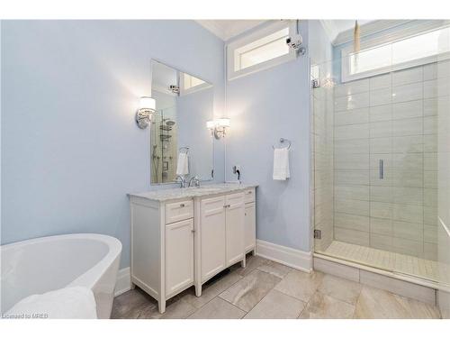 38 Waterloo Avenue, Guelph, ON - Indoor Photo Showing Bathroom
