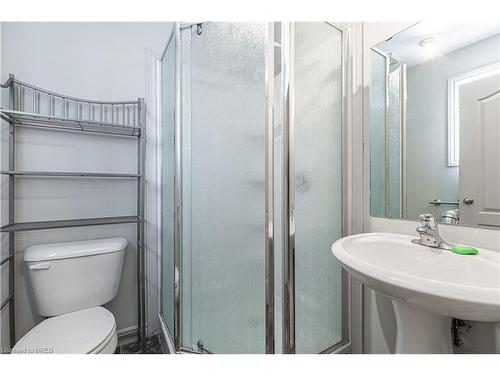 3 Lawrence Avenue, St. Thomas, ON - Indoor Photo Showing Bathroom