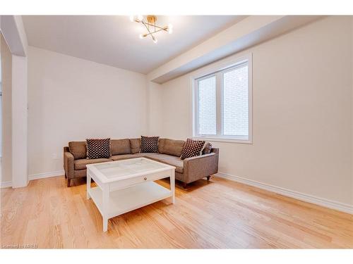 5 Victory Drive, Niagara Falls, ON - Indoor Photo Showing Living Room