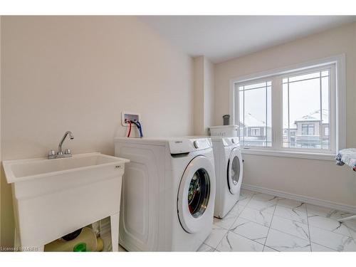 5 Victory Drive, Niagara Falls, ON - Indoor Photo Showing Laundry Room