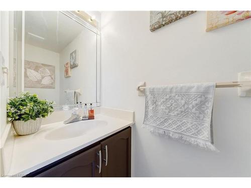 36-502 Barton Street, Hamilton, ON - Indoor Photo Showing Bathroom