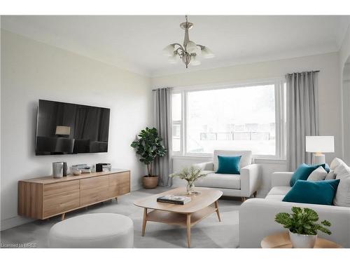 10 Springdale Avenue, St. Catharines, ON - Indoor Photo Showing Living Room