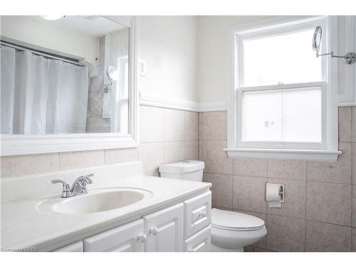 10 Springdale Avenue, St. Catharines, ON - Indoor Photo Showing Bathroom