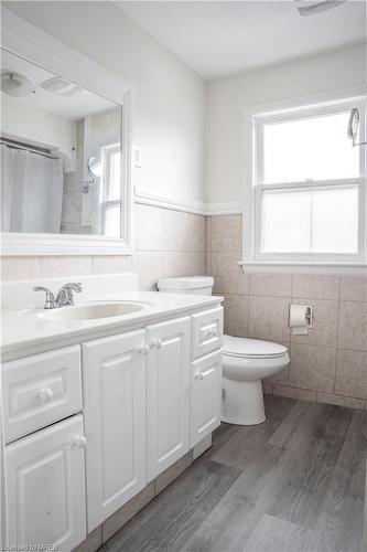 10 Springdale Avenue, St. Catharines, ON - Indoor Photo Showing Bathroom