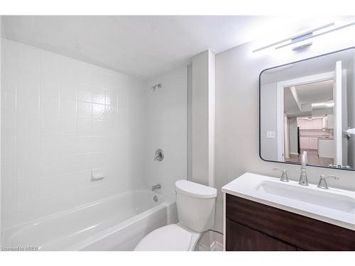 3020 Hawktail Crescent, Mississauga, ON - Indoor Photo Showing Bathroom