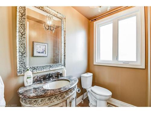 591 Lakeside Avenue, Mississauga, ON - Indoor Photo Showing Bathroom
