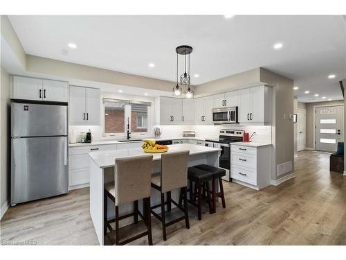 2026 Cavendish Drive, Burlington, ON - Indoor Photo Showing Kitchen With Upgraded Kitchen