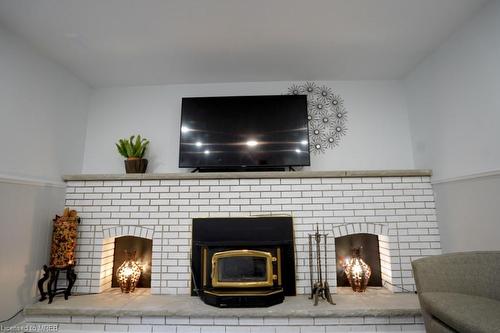 147 Muriel Crescent, London, ON - Indoor Photo Showing Living Room With Fireplace