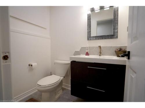 147 Muriel Crescent, London, ON - Indoor Photo Showing Bathroom