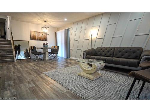 147 Muriel Crescent, London, ON - Indoor Photo Showing Living Room