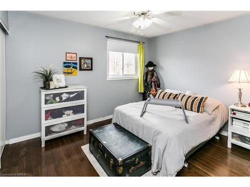 6419 Hampden Woods Road, Mississauga, ON - Indoor Photo Showing Bedroom