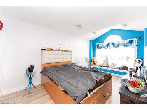 28-1478 Adelaide Street N, London, ON - Indoor Photo Showing Bedroom