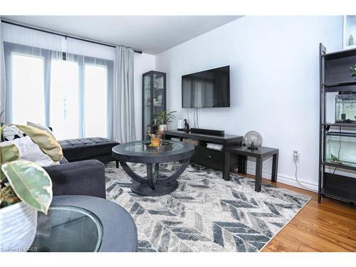 150 Bayview Avenue, Georgina, ON - Indoor Photo Showing Living Room