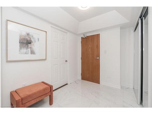 604-2170 Marine Drive, Oakville, ON - Indoor Photo Showing Other Room
