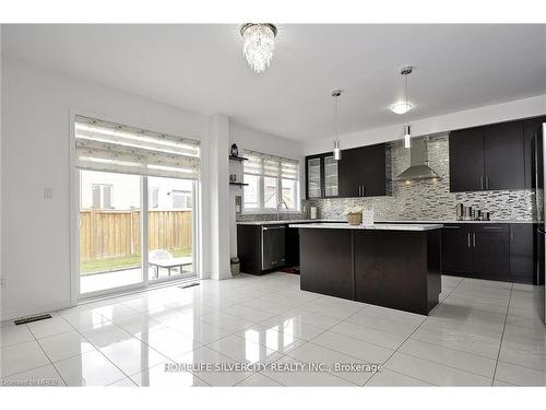 55 Cheevers Road, Brantford, ON - Indoor Photo Showing Kitchen With Upgraded Kitchen