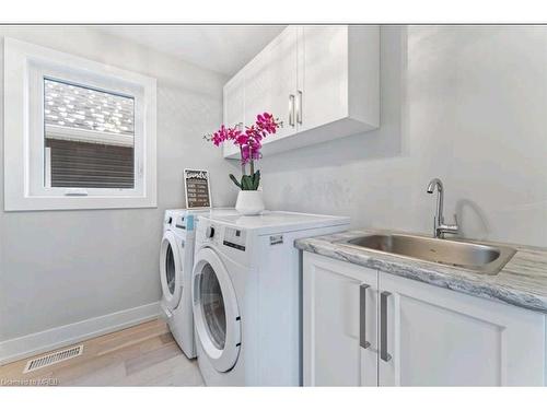 861 Southworth Street, Welland, ON - Indoor Photo Showing Laundry Room