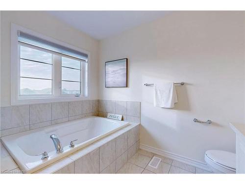 3 Bee Crescent, Brantford, ON - Indoor Photo Showing Bathroom