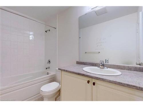 3 Bee Crescent, Brantford, ON - Indoor Photo Showing Bathroom