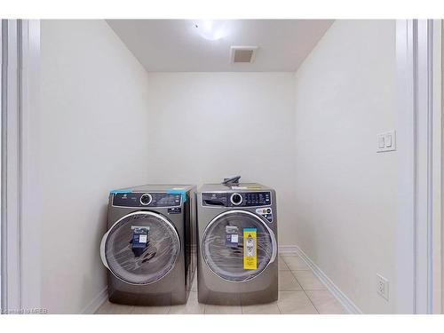 3 Bee Crescent, Brantford, ON - Indoor Photo Showing Laundry Room