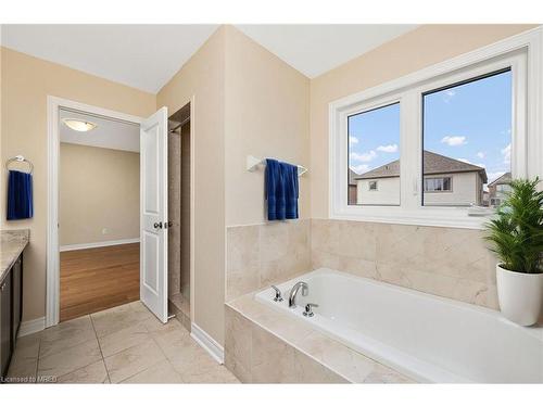 68 Treetops Boulevard, Cookstown, ON - Indoor Photo Showing Bathroom