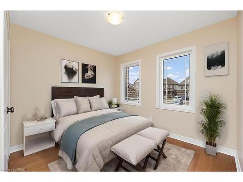 68 Treetops Boulevard, Cookstown, ON - Indoor Photo Showing Bedroom