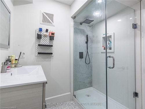 47 Hawke Crescent, New Tecumseth, ON - Indoor Photo Showing Bathroom