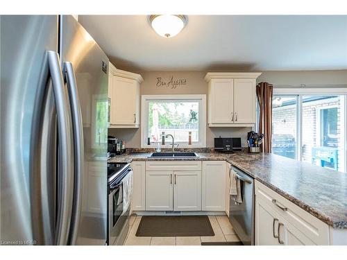 594 Gordon Avenue, London, ON - Indoor Photo Showing Kitchen With Double Sink