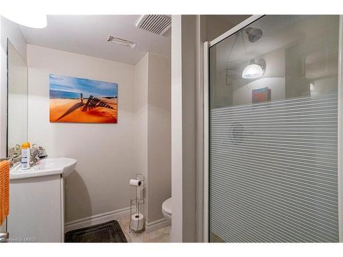 594 Gordon Avenue, London, ON - Indoor Photo Showing Bathroom