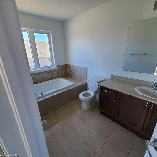 66 Todd Crescent, Dundalk, ON - Indoor Photo Showing Bathroom