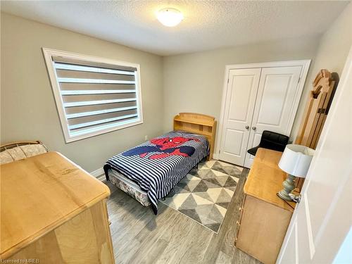 44 Miller Drive, Ancaster, ON - Indoor Photo Showing Bedroom