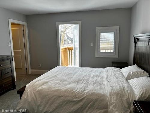 133-141 Rosie Street, The Blue Mountains, ON - Indoor Photo Showing Bedroom