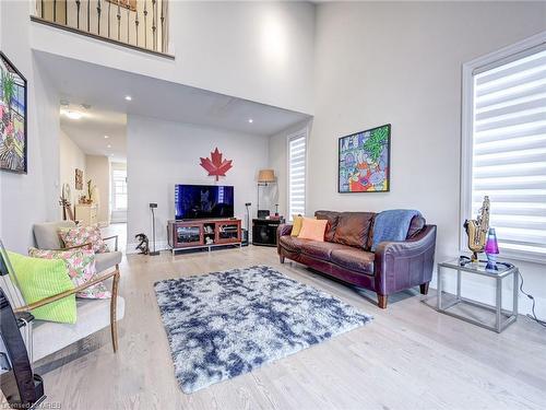 130 Anne Street, Niagara-On-The-Lake, ON - Indoor Photo Showing Living Room